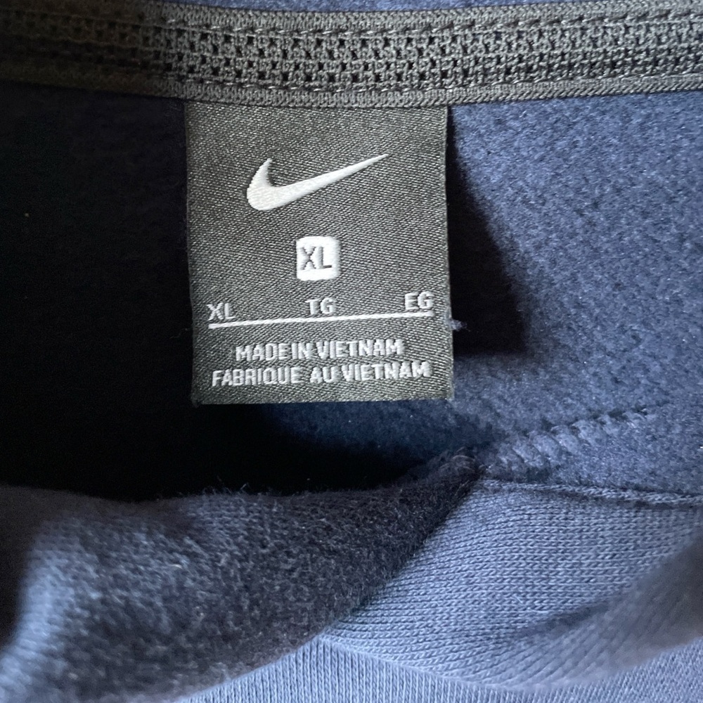 NEW Nike UConn crop navy blue hoodie size L large - Picture 4 of 5